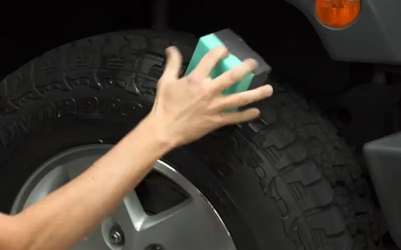 Why Use a Tire Dressing Applicator